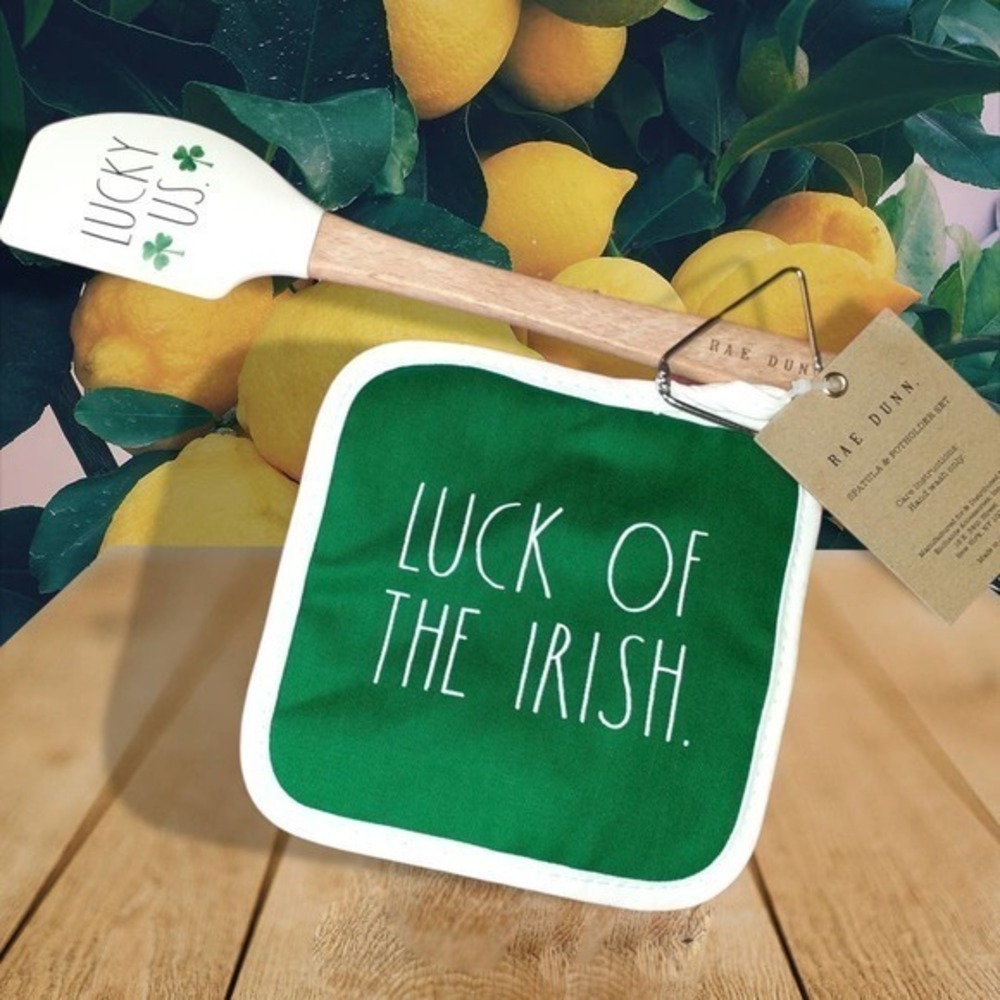 NEW‎ 2 Piece Rae Dunn Set St Patrick's Day Spatula Green Potholder Irish Luck